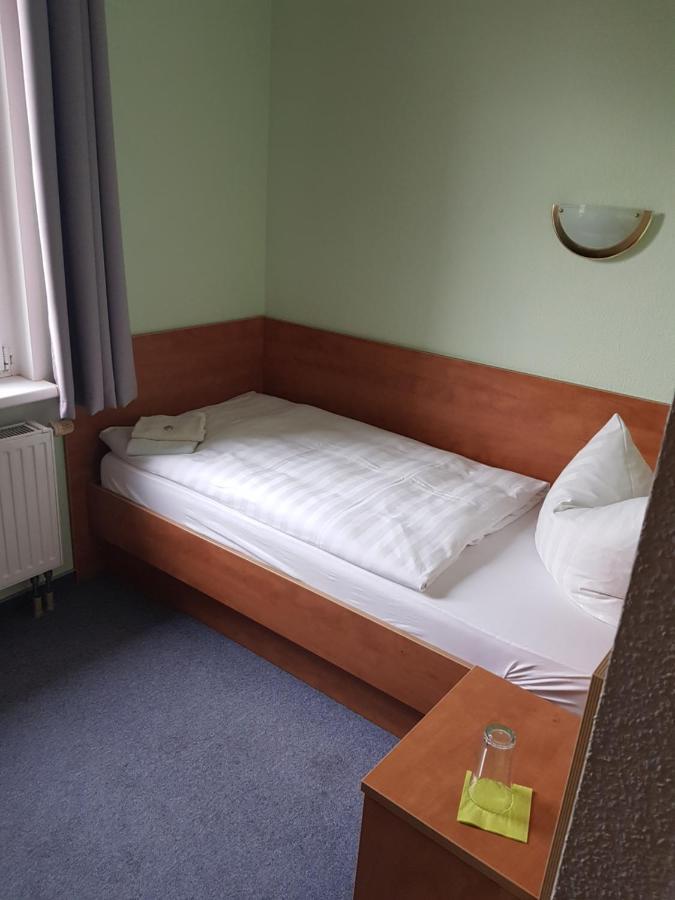 Hotel Zur Altstadt Calbe Εξωτερικό φωτογραφία