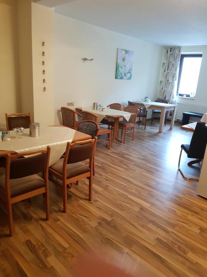 Hotel Zur Altstadt Calbe Εξωτερικό φωτογραφία