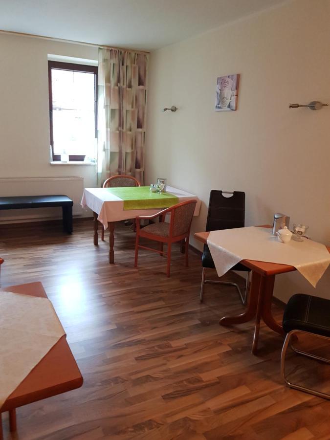 Hotel Zur Altstadt Calbe Εξωτερικό φωτογραφία